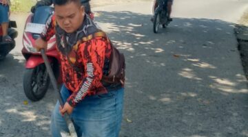 Aksi Nyata PAC Pemuda Pancasila Pancur Batu, Perbaiki Jalan Berlubang Demi Keselamatan Warga