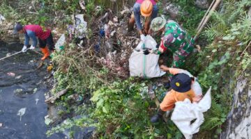Babinsa Ajak Warga: Kebersihan Sungai Cerminan Kesehatan Masyarakat