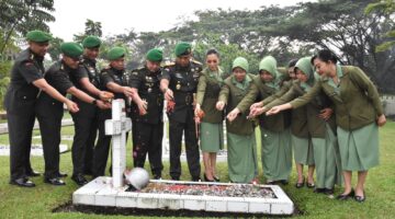 Danrem 031/WB Brigjen TNI Dr. Agustatius Sitepu, S.Sos.,M.Si.,M.Han Ziarah ke Makam Tokoh pembangunan Riau dan Tokoh Pengibar Bendera Pertama