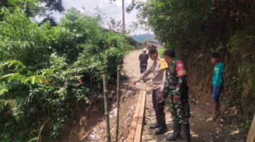 Jalan Penghubung Antar Desa di Juhar Amblas, Polsek Juhar Lakukan Penanganan Cepat