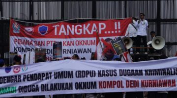 Dugaan Kriminalisasi Hukum, Masa Aksi Minta DPR Dan Kapolri Periksa & PTDH kan Kompol DK CS