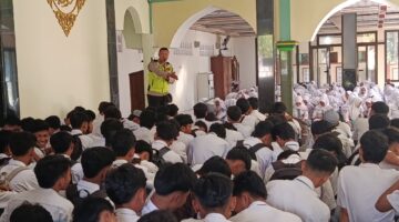Antisipasi Hari Buruh, Polsek Pageruyung Beri Pembinaan Siswa SMK N 05 Kendal