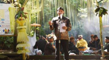 Plt. Bupati Tulungagung Dorong Pelestarian Tradisi Ulur-Ulur Telaga Buret, Kembangkan Wisata Budaya Daerah