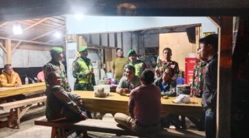 Patroli Siskamling Koramil 02/KTB Bersama Ormas,Laskar Merah Putih Untuk Menjaga Keamanan Agar Kondusif Setiap Saat.