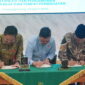 TEKEN MOU- Kepala Kantor Wilayah BPN Provinsi Kepulauan Riau, Nurus Sholichin saat teken MoU bersama Kepala Kejaksaan Tinggi Kepulauan Riau, J. Devy Sudarso dan Kepala Kantor Wilayah Kementerian Agama Provinsi Kepulauan Riau, Dr. H. Zoztafia. (Foto Doc. BPN Kepri).