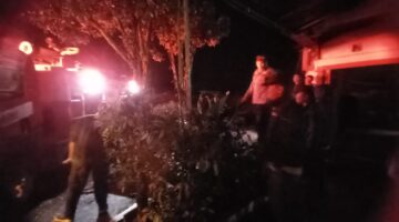 Polsek Tigapanah Gerak Cepat Tangani Kebakaran Gudang di Situnggaling