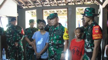 *Sentuhan Harapan di Rumah Sederhana, Brigjen TNI Joni Pardede Tinjau RTLH Milik Janda Pencari Pasir dalam TMMD Reguler ke-128 Kodim Sragen*