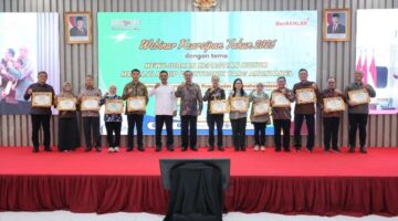 Bangun Motivasi Jajaran, Sekjen Kementerian ATR/BPN Beri Penghargaan kepada Satker Pengelola Kearsipan Terbaik