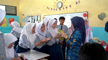 Satu Tahun Zakiyah–Najib, 3.118 Siswa dan 253 Guru Terima Beasiswa