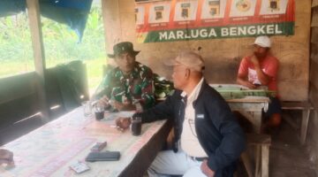 Ngobrol Santai di Warung Kopi, Babinsa dan Kades Bahas Kesulitan Warga Peternak Bebek