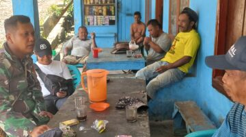 Warung Kopi Jadi Tempat Evaluasi, Babinsa dan Tukang Bangunan Bahas Percepatan KDKMP