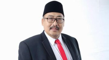 “Menghormati Kiai, Menolak Feodalisme: Kebenaran Lebih Tinggi dari Nasab”