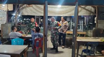 Jaga Kamtibmas dan Antisipasi Bencana, Babinsa Koramil 09/LB Gelar Patroli Kolaborasi di Laubaleng