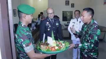 Forkopimda Karo Serahkan Kue Ulang Tahun dan Tumpeng, Perkuat Sinergitas dengan Polres Karo