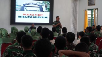 PRAJURIT, PNS DAN PERSIT SERTA KELUARGA BESAR KODIM 0210/TU TERIMA CERAMAH PEMBINAAN MENTAL DARI BINTAL KODAM I/BUKIT BARISAN.