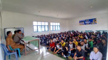 Polsek Munte Edukasi Pelajar Bahaya Narkoba dan Tertib Berlalu Lintas Saat MPLS
