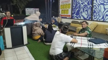 Babinsa Karamat,,,Koramil 0607-06/ Gunungpuyuh Jalin Komsos Malam Bersama Warga GTS, Bahas Persiapan HUT ke-81 Kemerdekaan RI