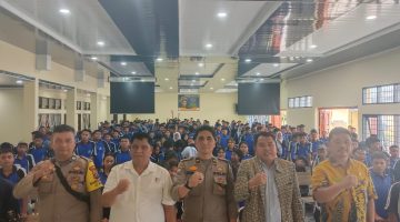 Polsek Berastagi Sosialisasikan Bahaya Judi Online dan Narkoba kepada Siswa Baru SMK Negeri 1 Merdeka