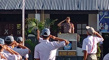 Kapolsek Kutabuluh Jadi Pembina Upacara, Ajak Pelajar Jauhi Narkoba, Judi Online dan Tawuran
