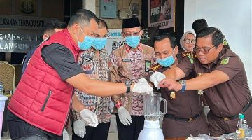 Kejari Lampung Barat Musnahkan Barang Bukti 31 Perkara Inkracht, Kasus Narkotika Masih Mendominasi