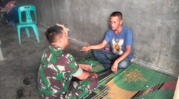 Silaturahmi Dari Rumah ke Rumah, Babinsa Wujudkan Pembinaan Teritorial Yang Humanis