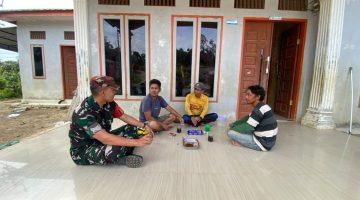Anjangsana ke Rumah Kepala Dusun, Babinsa Bahas Pembangunan Gerai KDKMP dan Keamanan Desa