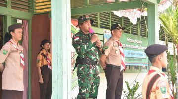Satgas Pamtas RI-Malaysia Yonarmed 19/Bogani Tanamkan Disiplin dan Jiwa Kepemimpinan kepada Pelajar SMPN 1 Entikong