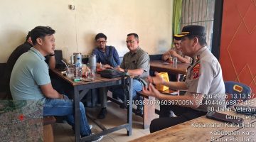 Pastikan Respons Cepat Call Center 110, Wakapolres Karo Ajak Warga Kabanjahe Simulasi Laporan