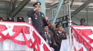 Kapolres Karo Pimpin Upacara Penurunan Bendera HUT ke-81 RI