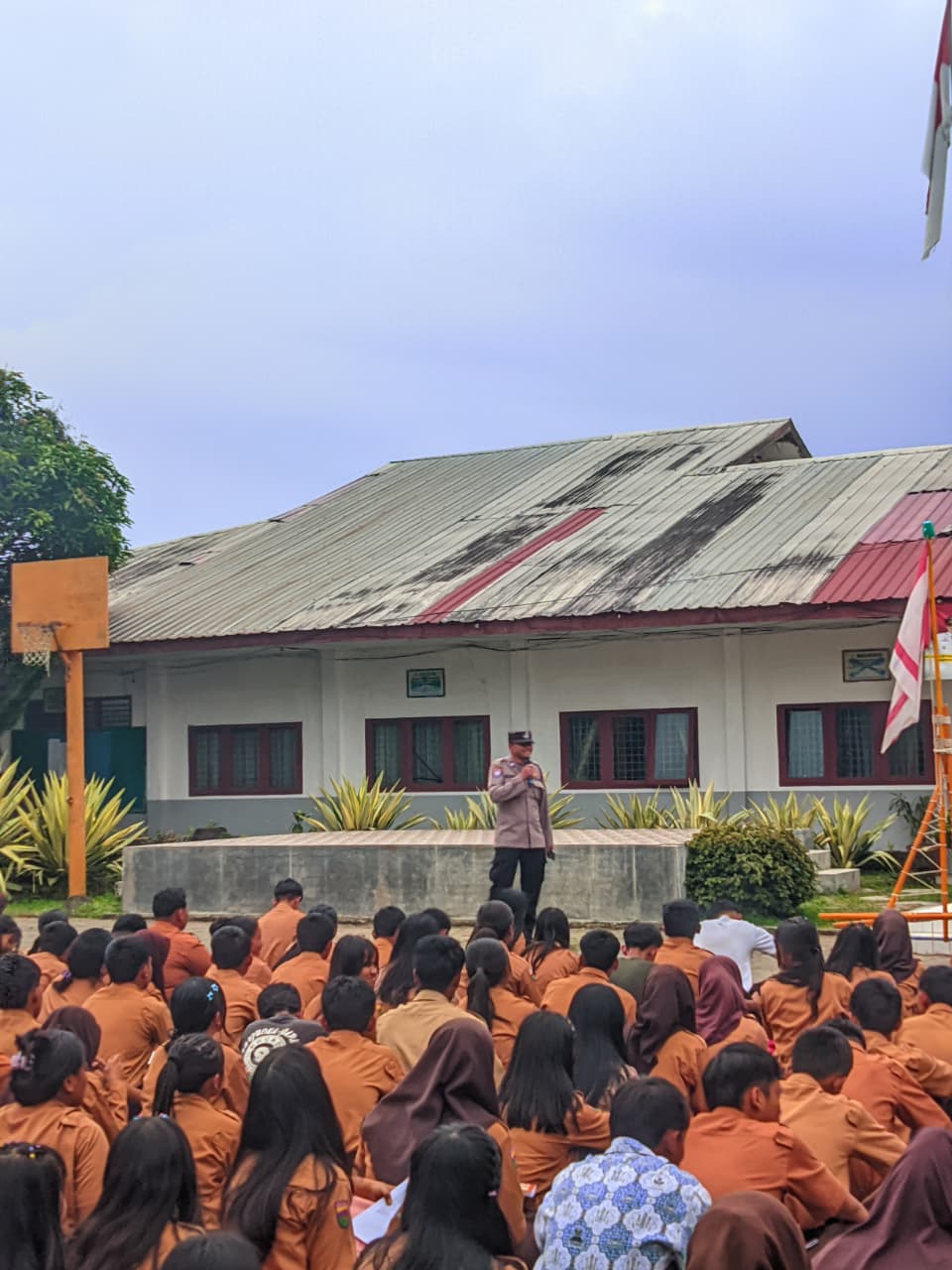 Sat Binmas Polres Karo Berikan Pembinaan dan Penyuluhan kepada Siswa Pramuka