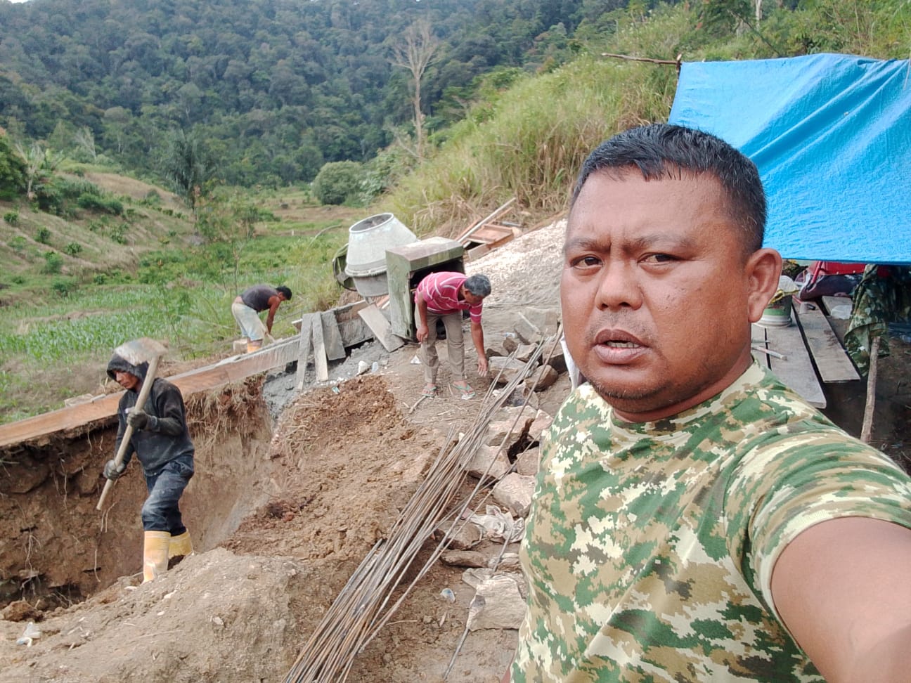 Kapten A.F. Sagala Turun Kerahkan Warga, Pembangunan Jembatan Garuda Terus Berjalan